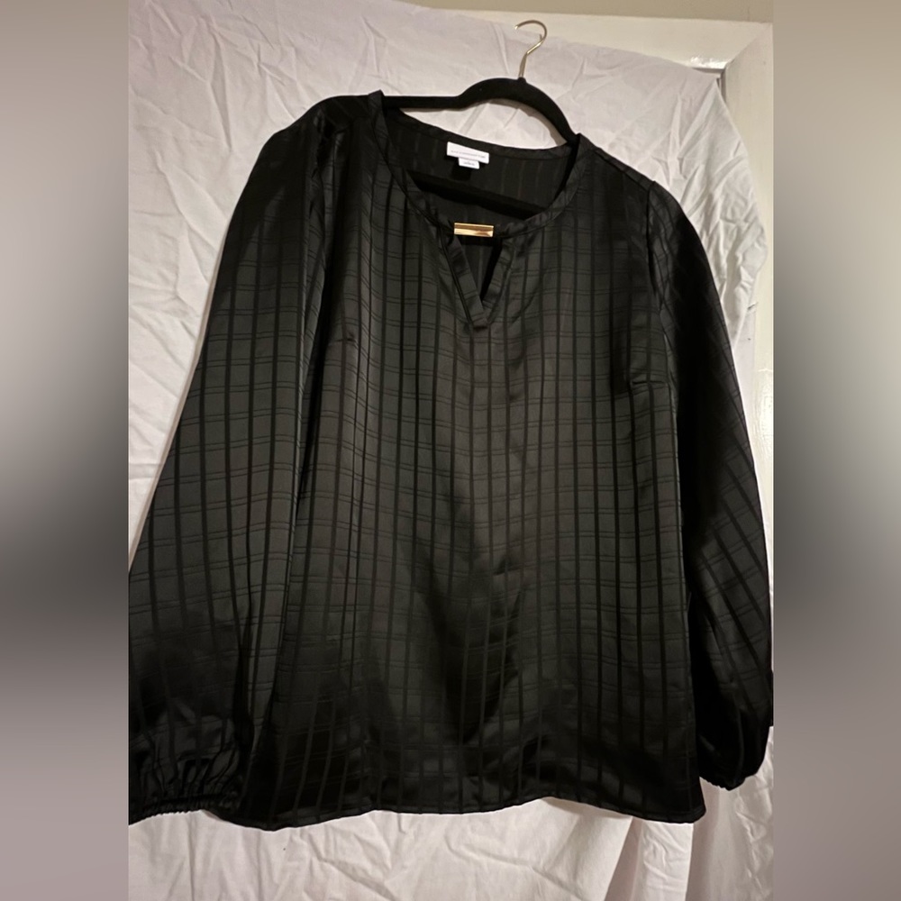 Liz Claiborne black top